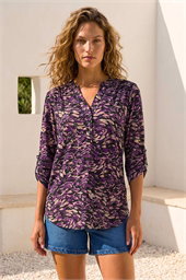 Abstract Print V-Neck Stretch Shirt