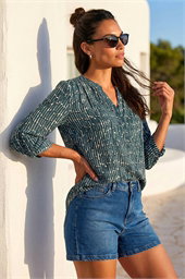 Textured Abstract Print V-Neck Stretch Shirt