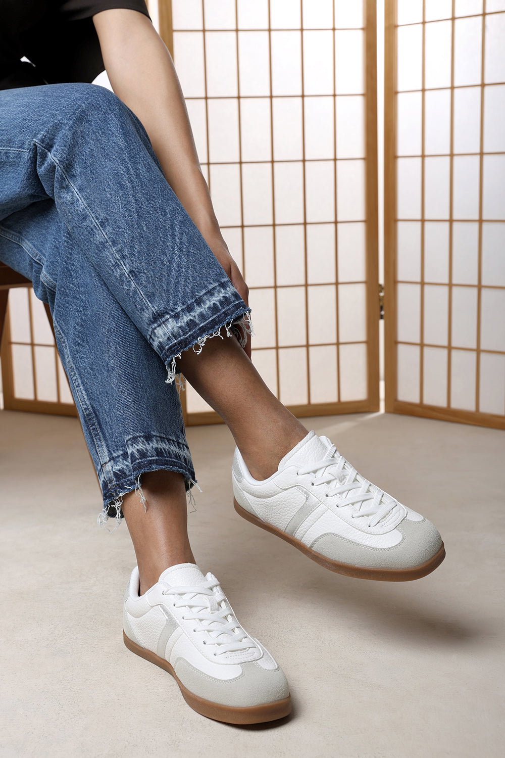 White Where's That From White Ensley Low Profile Panel Detailed Trainer, Image 6 of 6