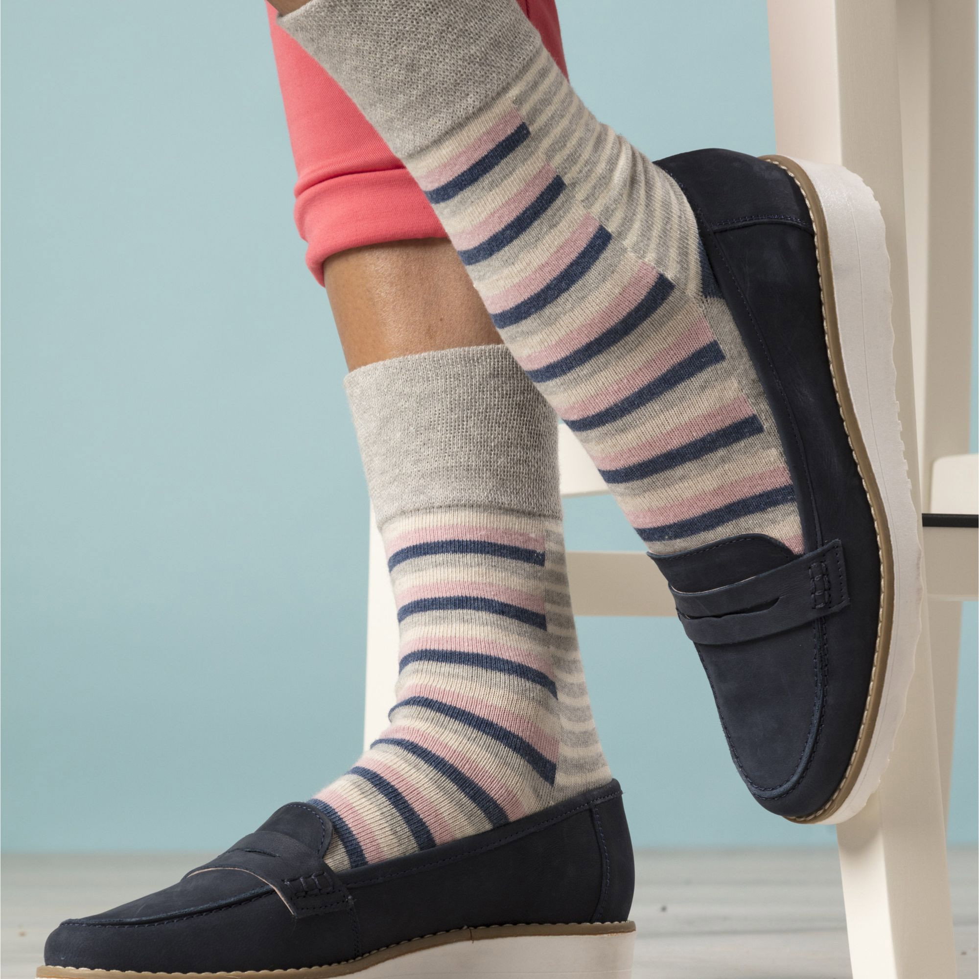Black 6 Pack Non Elastic Loose Top Bamboo Socks, Image 4 of 5
