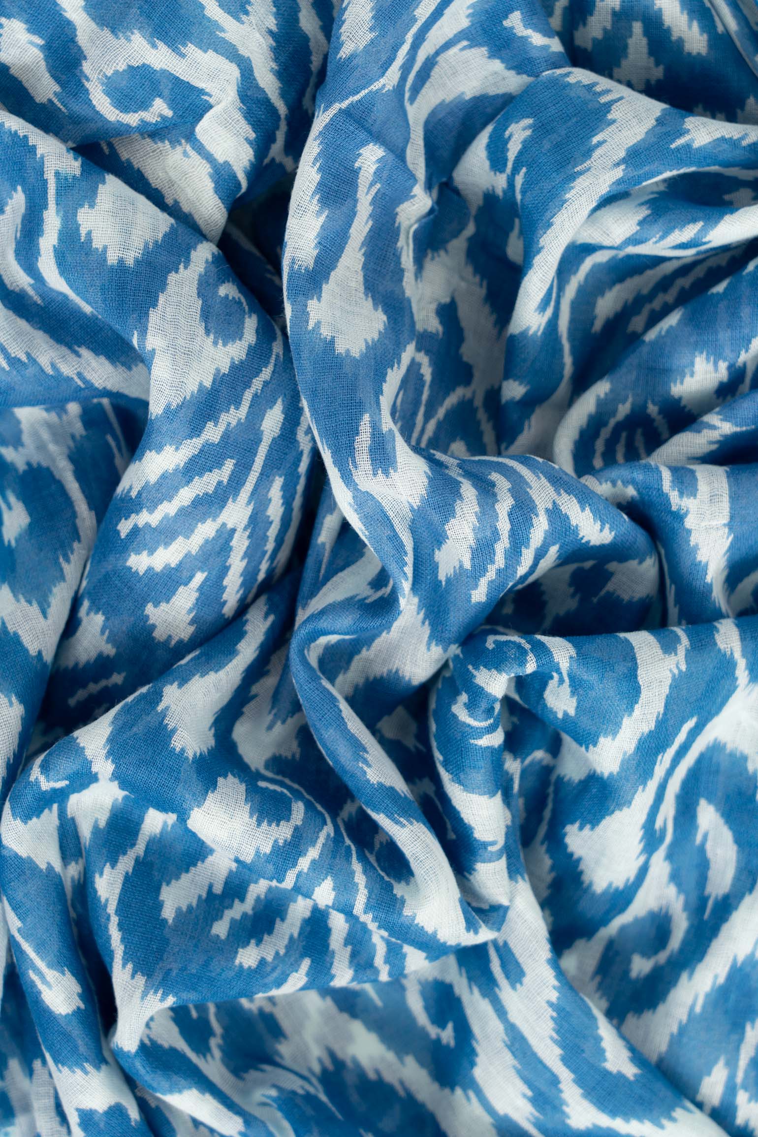 Blue Sarta Blue Damask Lightweight Cotton Scarf, Image 4 of 4