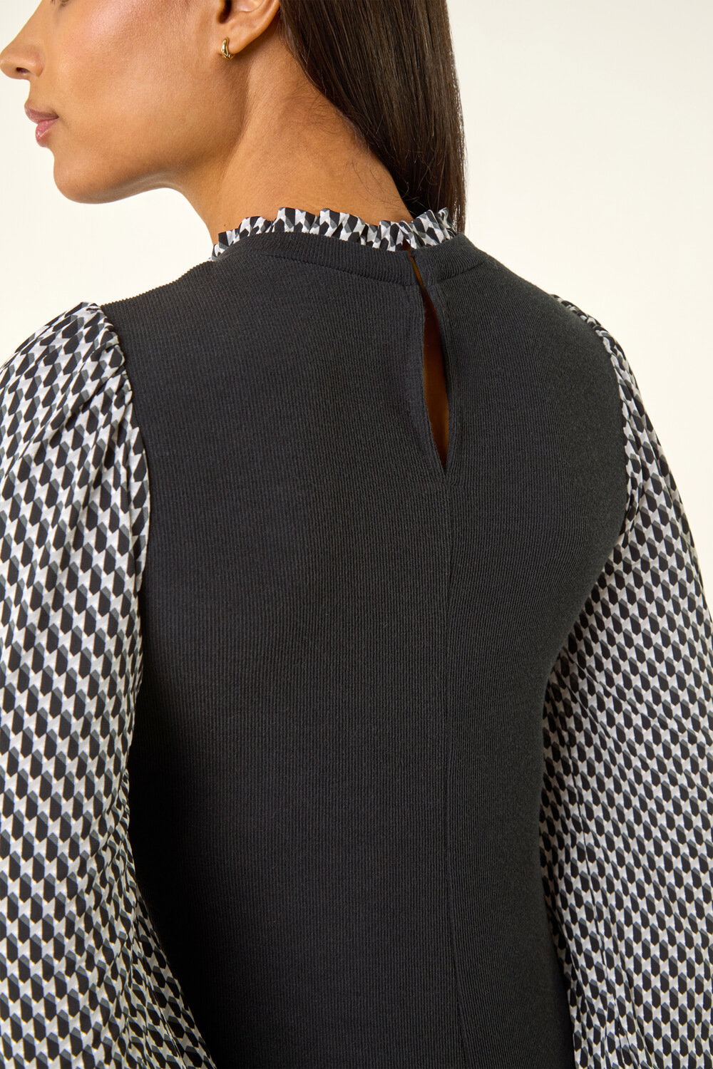 Black Geometric Contrast Knit Dress, Image 6 of 5