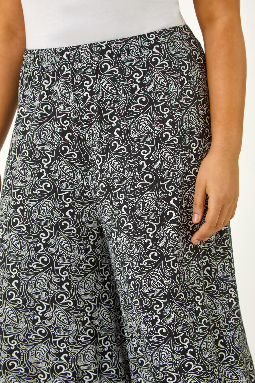 Black Curve Abstract Print Culottes, Image 6 of 5