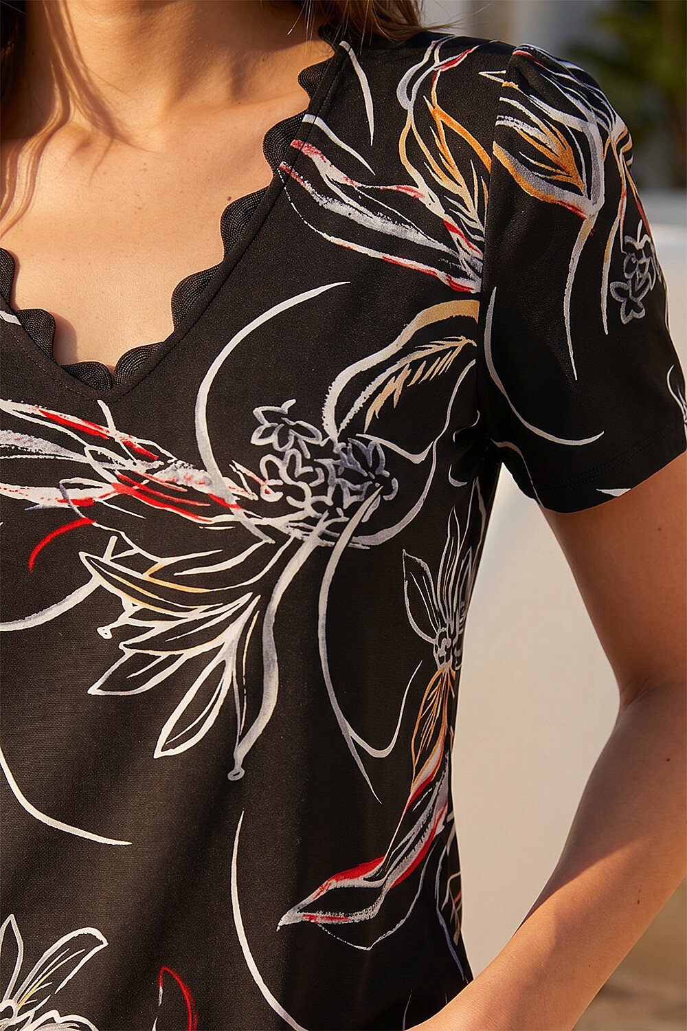 Black Floral Print Scallop Detail Top, Image 5 of 4