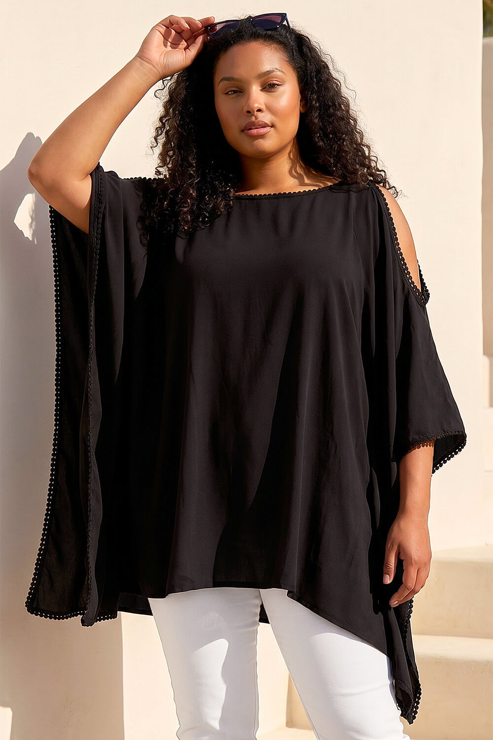 Roman Curve Women's Black Bobble Trim Hanky Hem Top Size 30-32
