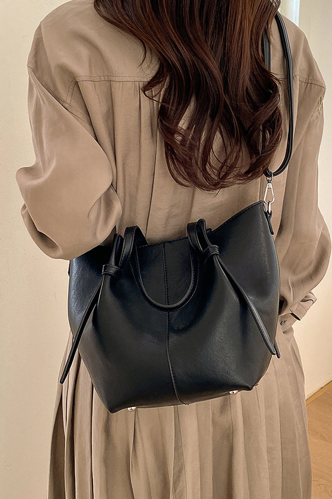 Black Structured Handbag With Shoulder Strap, Image 2 of 4