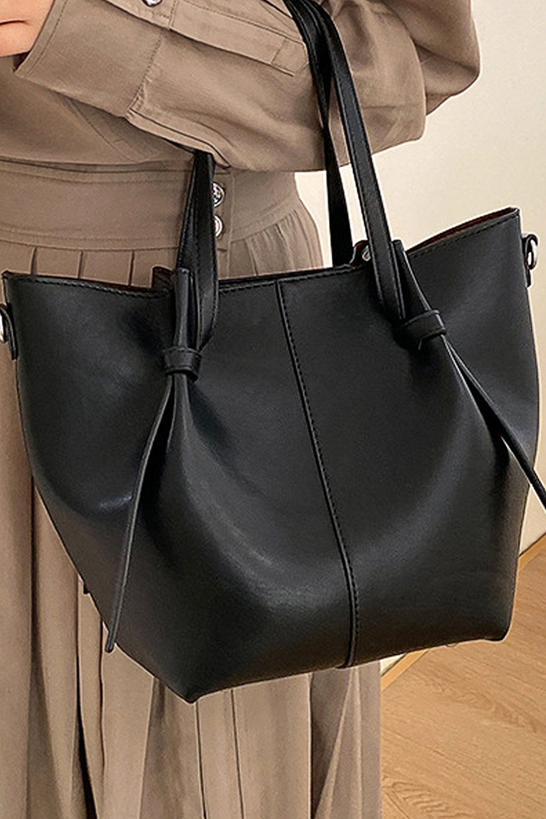 Black Structured Handbag With Shoulder Strap, Image 3 of 4
