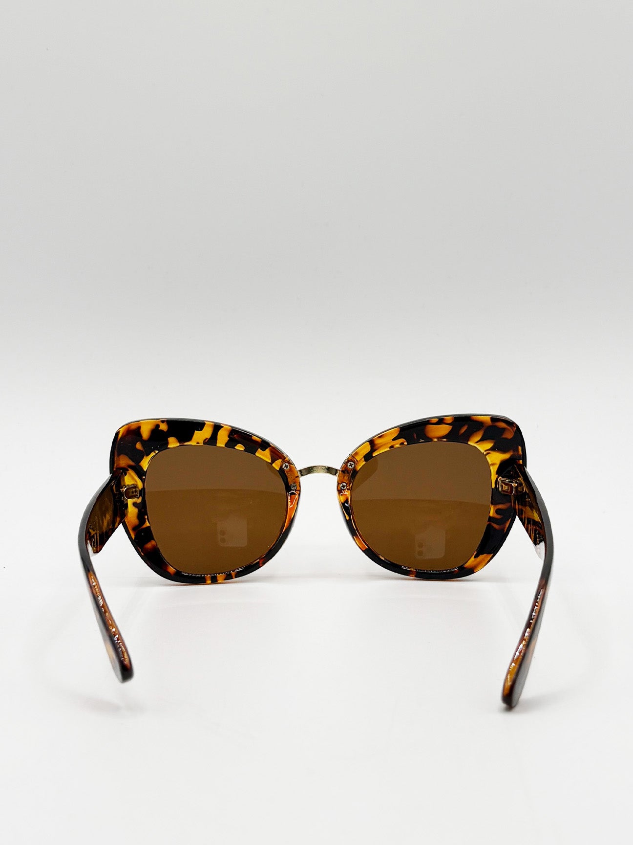 Brown Oversized Cat-Eye Sunglasses in Tortoiseshell, Image 4 of 4