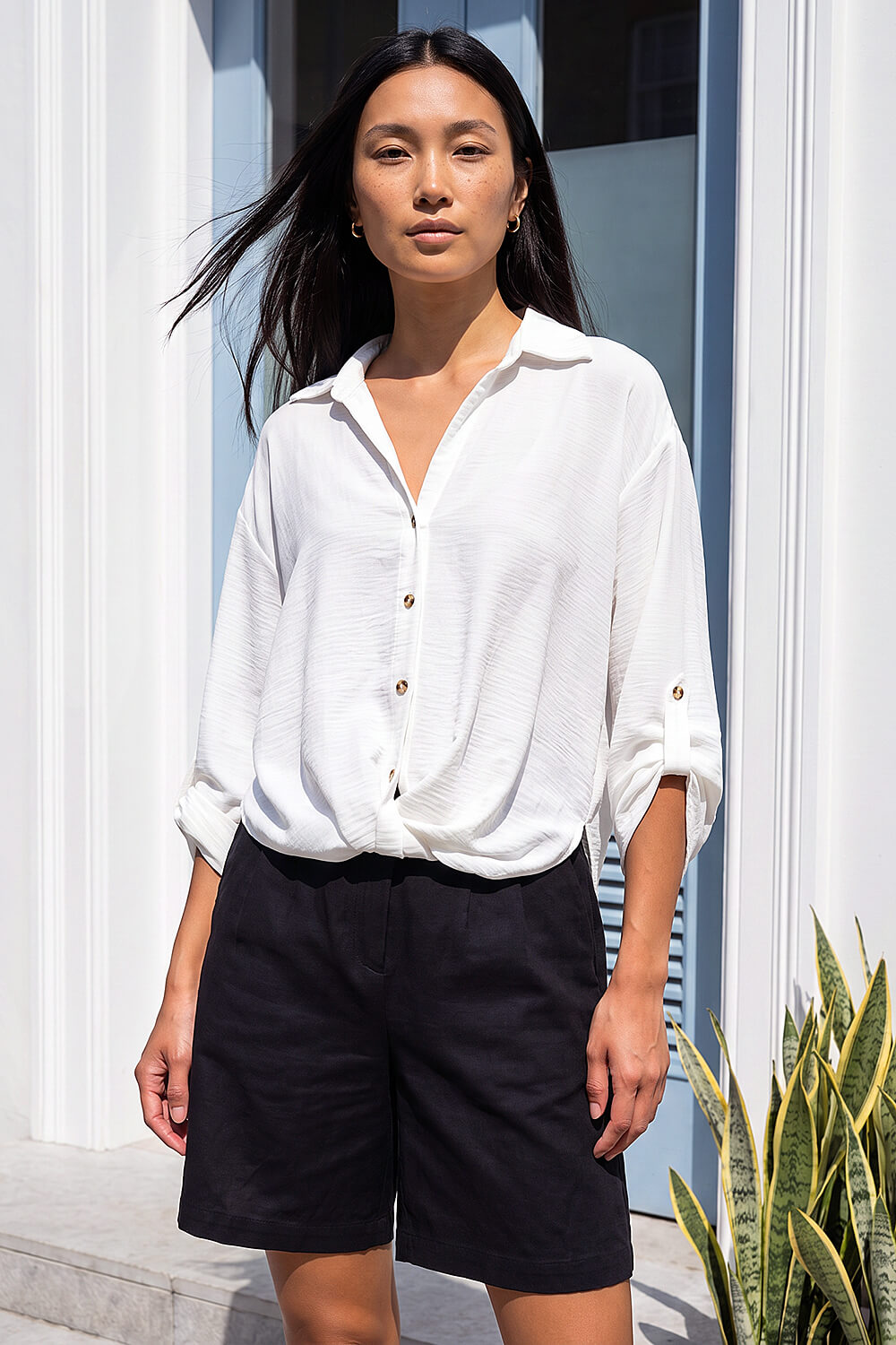 Roman Women's Ivory Twist Hem V-Neck Shirt Size 20