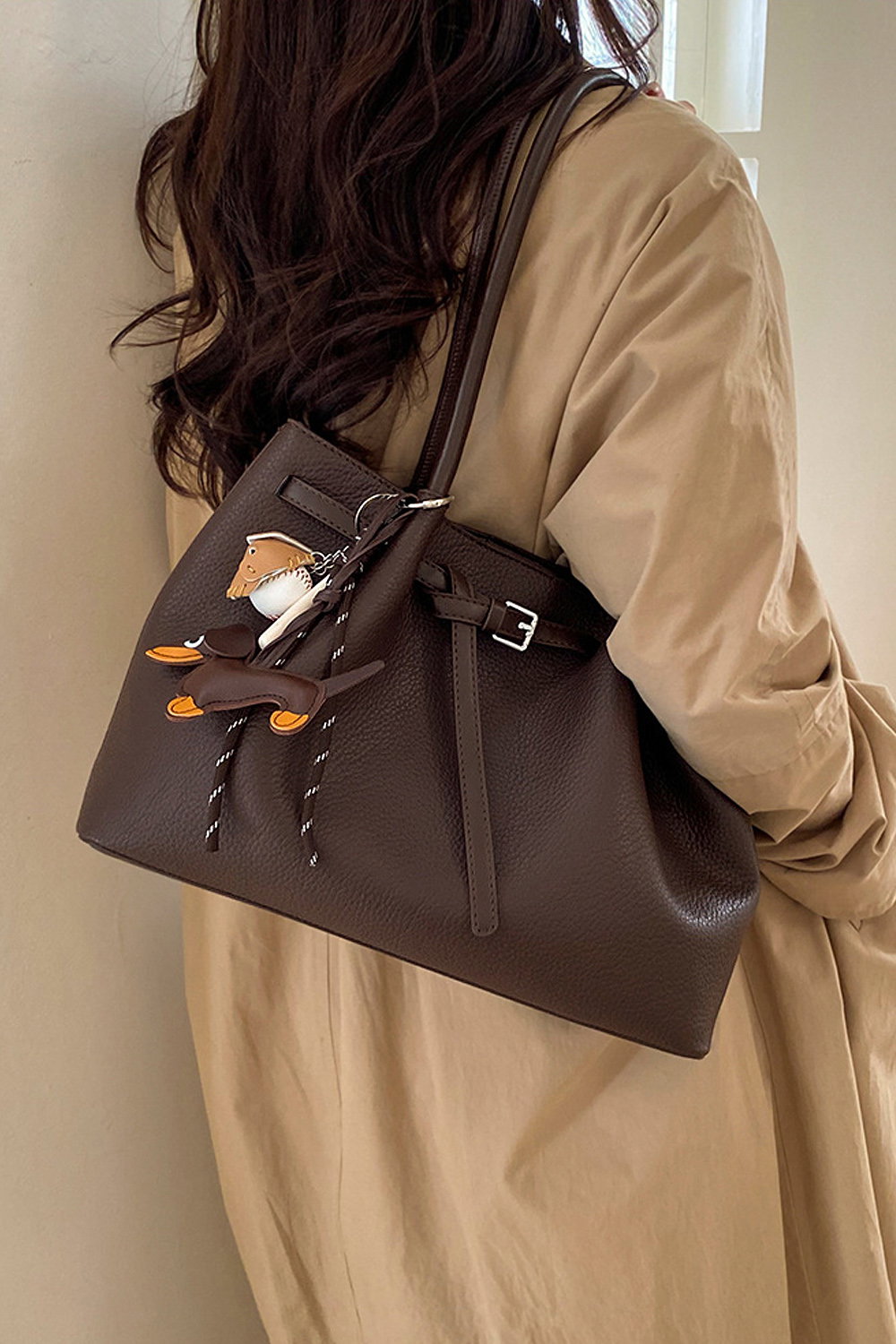 Black 'Orelia' Large Shoulder Tote Bag With Charm