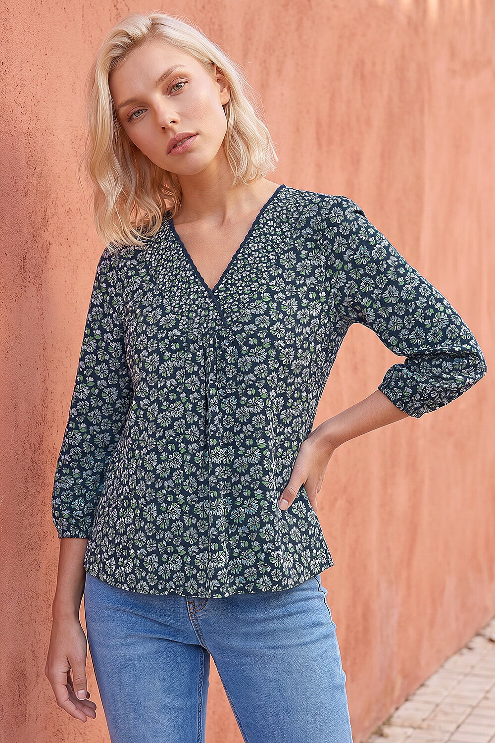 Roman Women's Navy Petite Floral Print Stretch Top Size 18