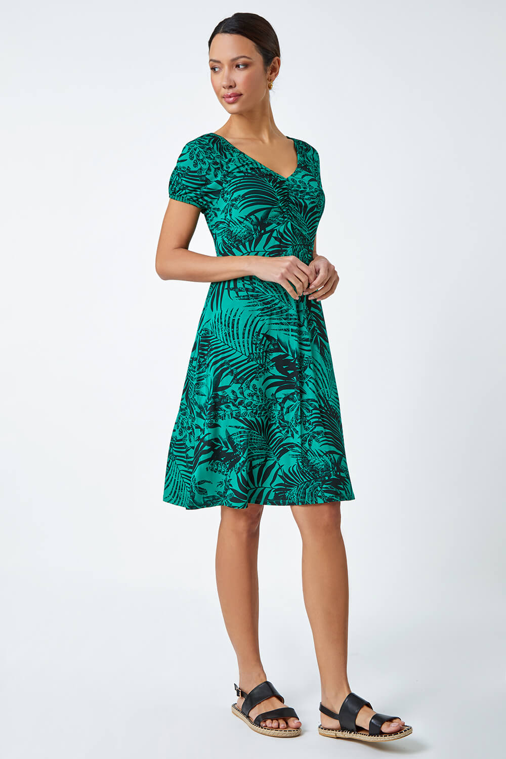 Grey leaf print dress and pants