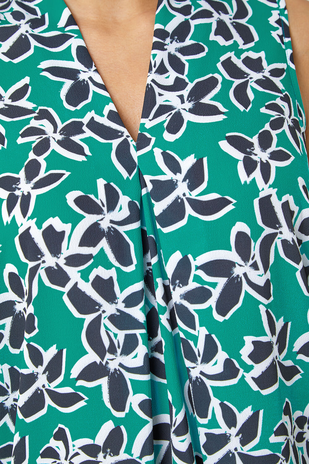 Green Sleeveless V-Neck Floral Print Stretch Top, Image 6 of 5