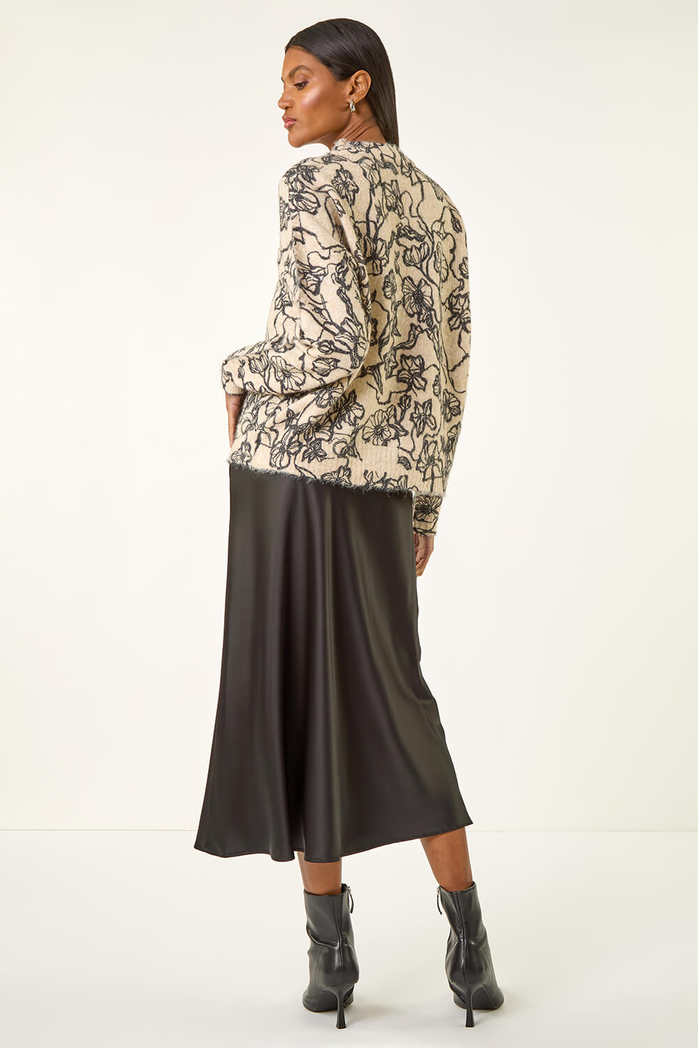 Roman Women's Ivory Mono Floral Knit Jumper