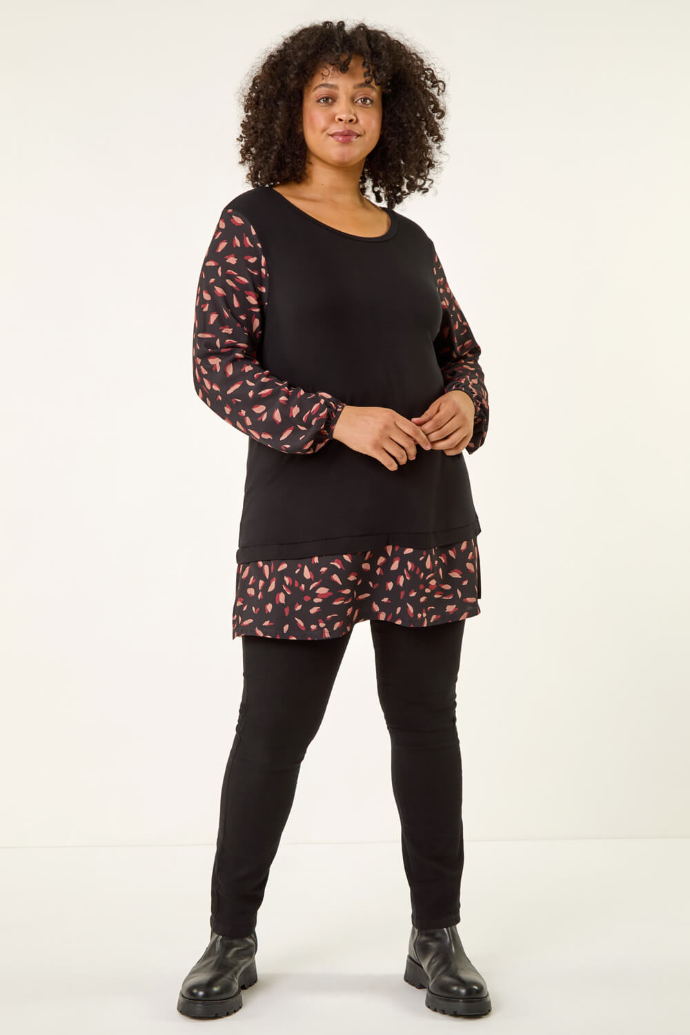 Black Curve Contrast Stretch Top, Image 3 of 5