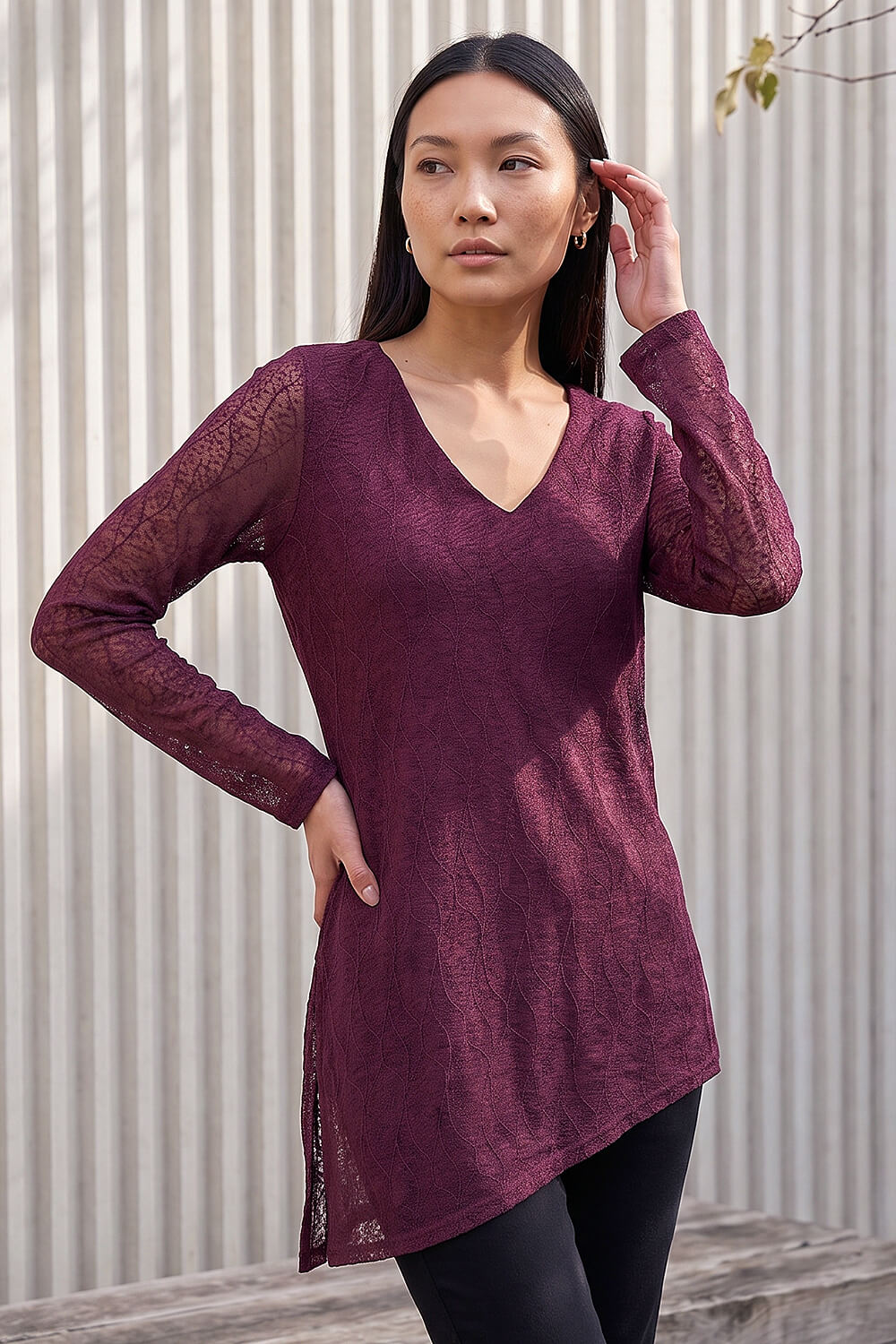 Roman Women's Wine Sparkle Mesh Asymmetric Hem Top Size 10
