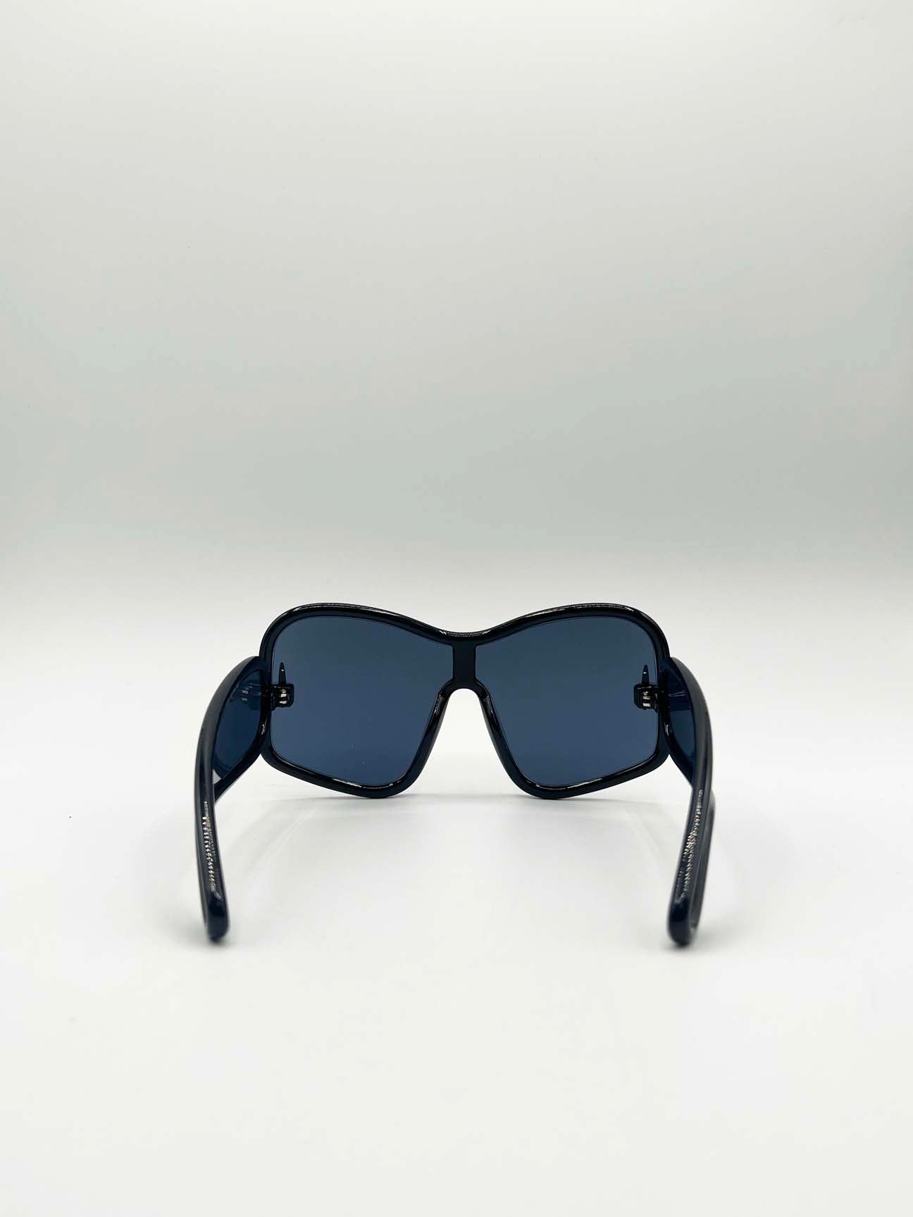 Black Square Oversized Mask Sunglasses in Black, Image 4 of 4