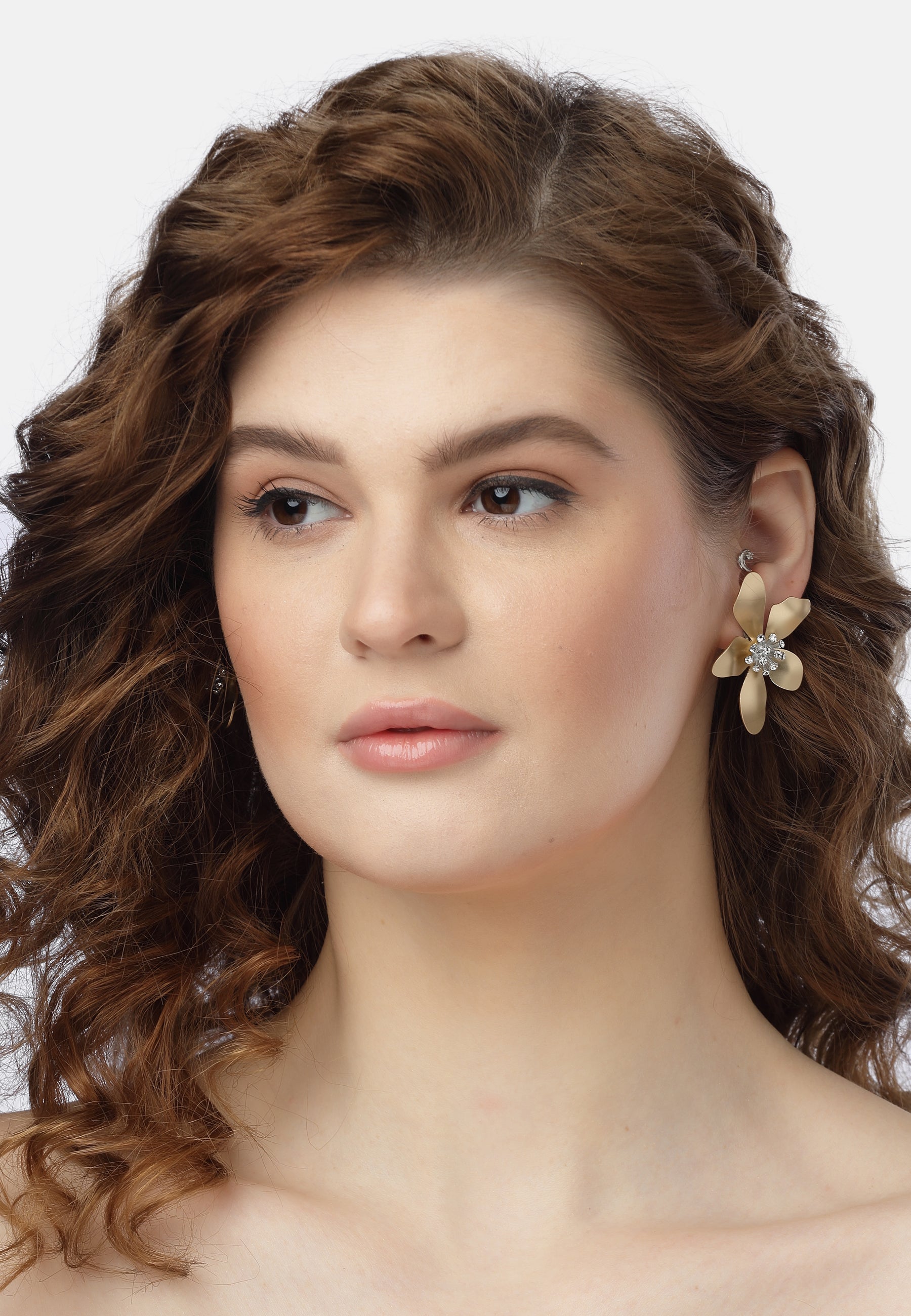 Gold AVANT-GARDE PARIS Gold Floral Stud Earrings, Image 4 of 5