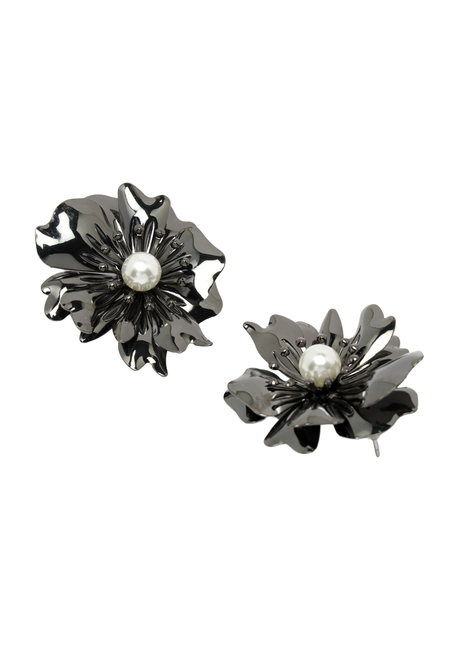 Black AVANT-GARDE PARIS Black Floral Pearl Stud Earrings In Light Pink, Image 3 of 5