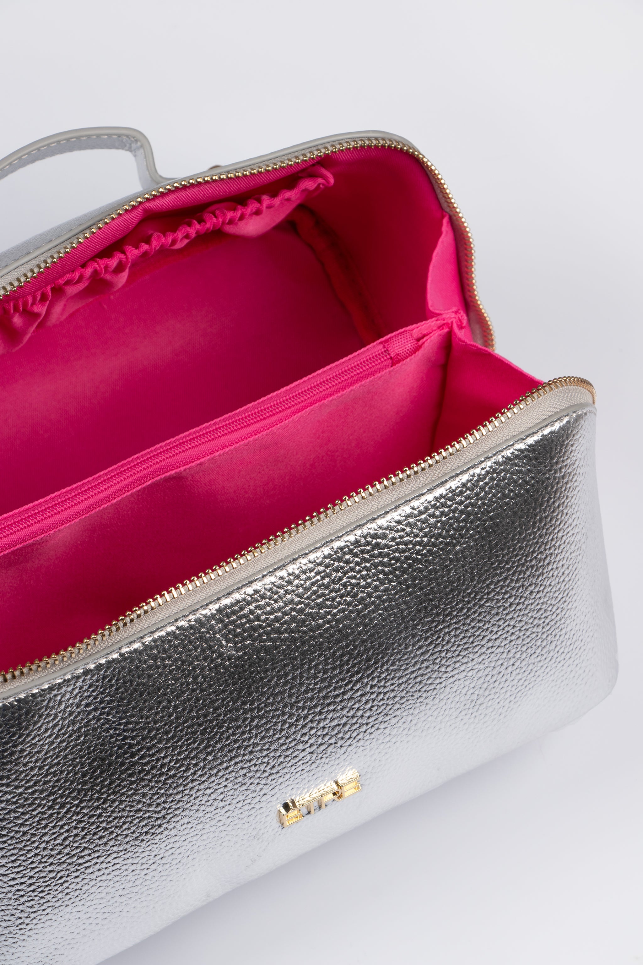 Silver Etre Silver Metallic Faux Leather Vanity Case Makeup Bag, Image 2 of 2