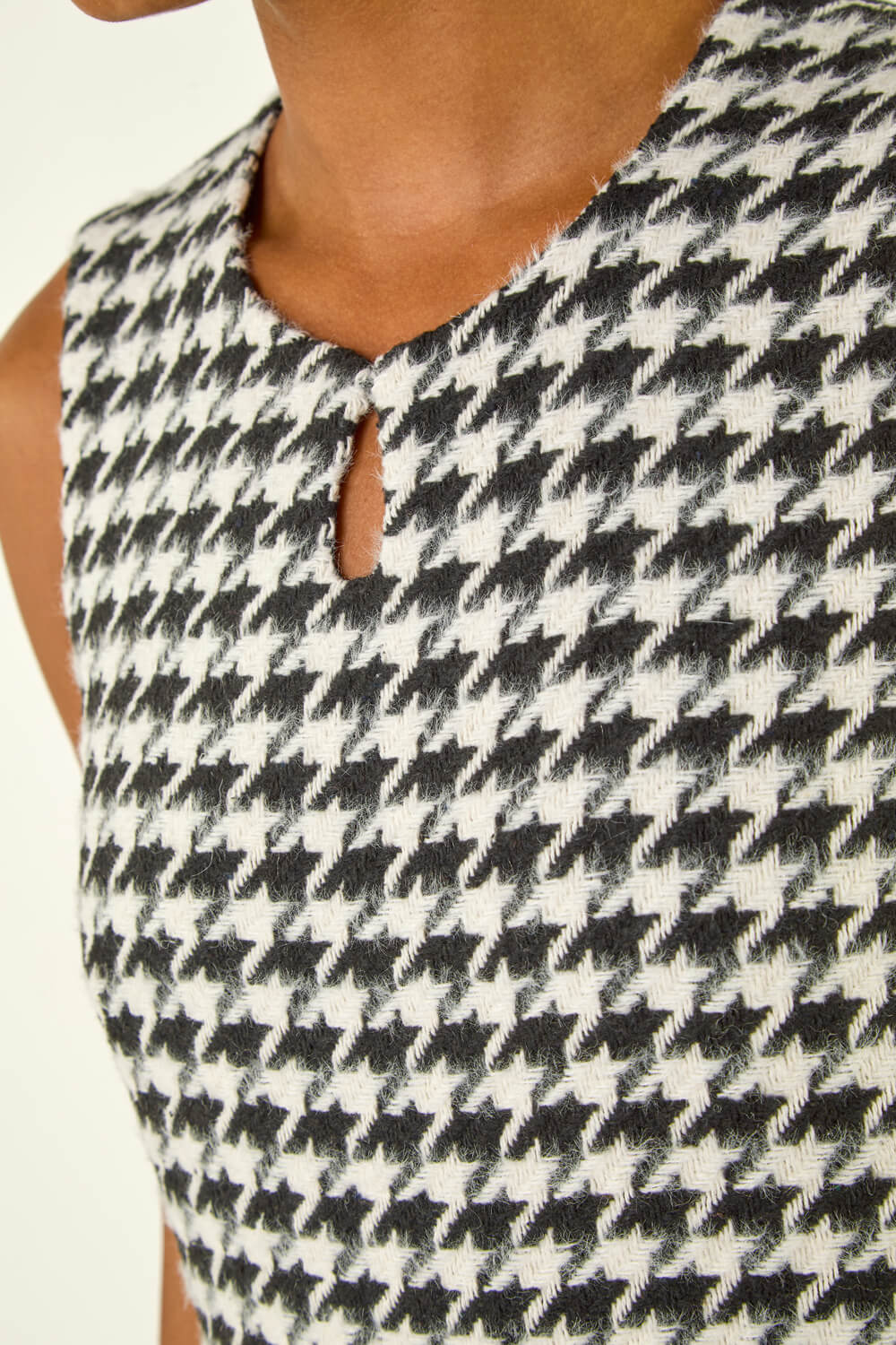 Black Houndstooth Keyhole Pinafore Dress, Image 6 of 5