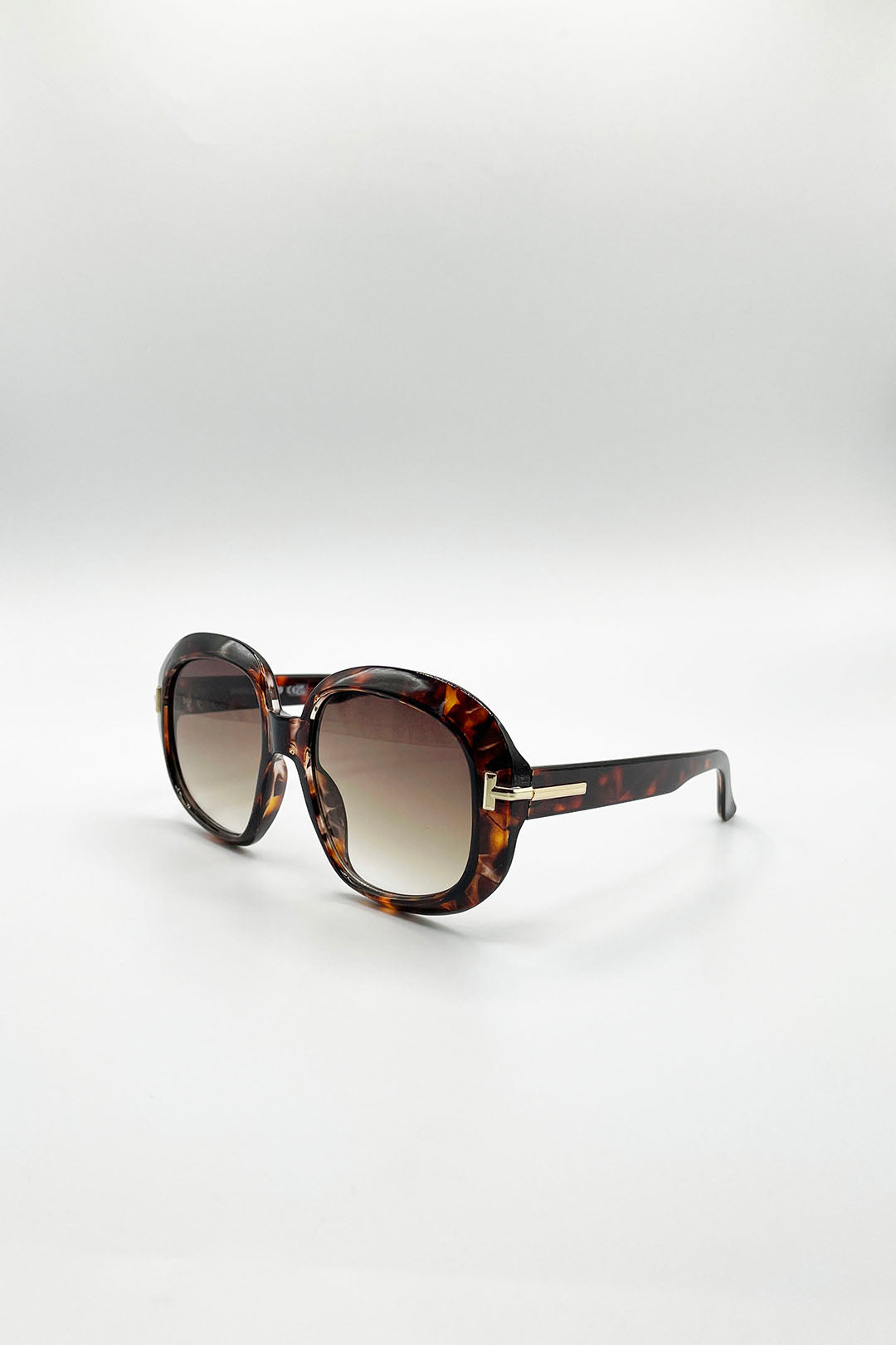 Brown Bold Round Oversized Sunglasses In Tortoiseshell, Image 2 of 5