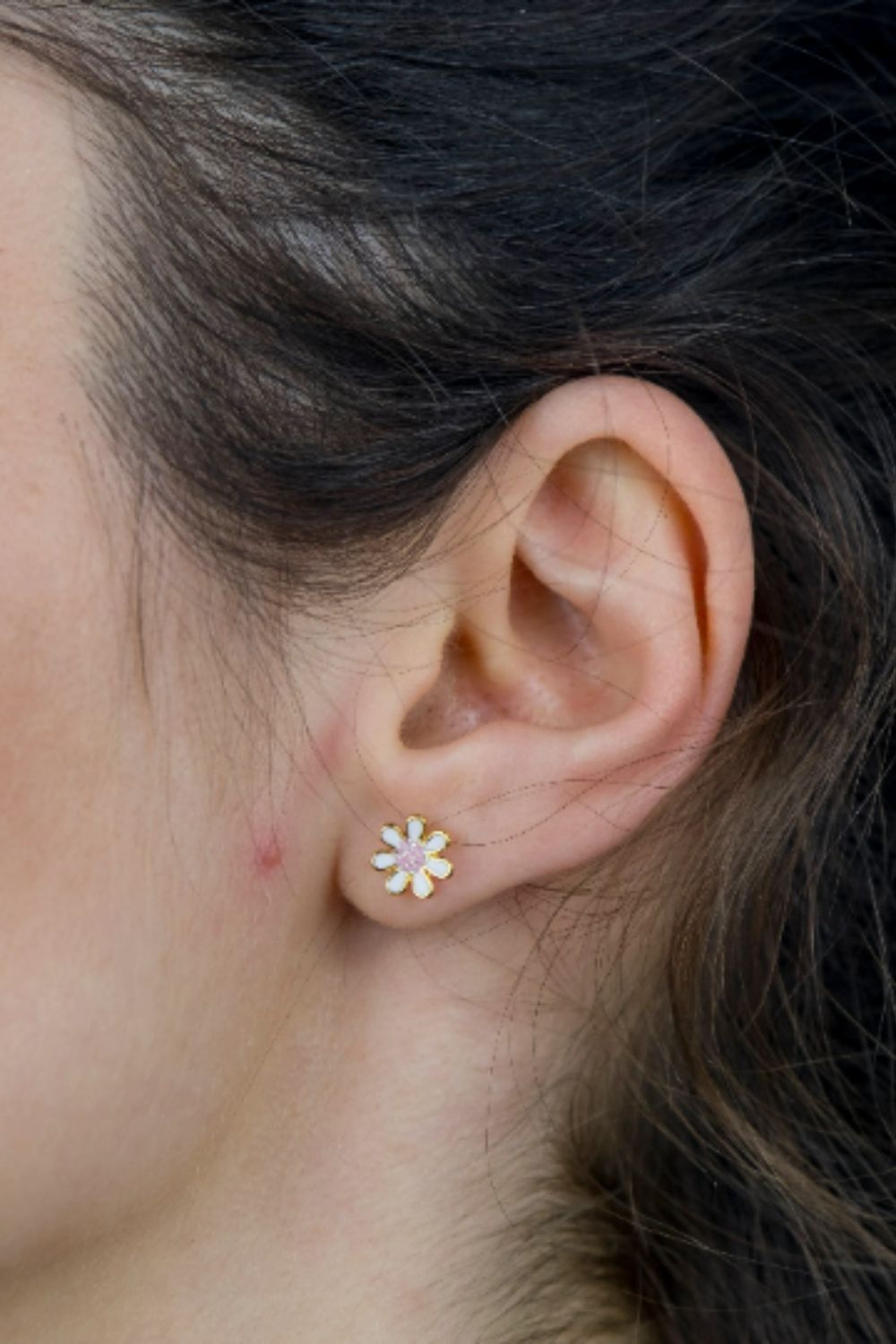 White Stainless Steel Daisy Enamel Stud, Image 1 of 3