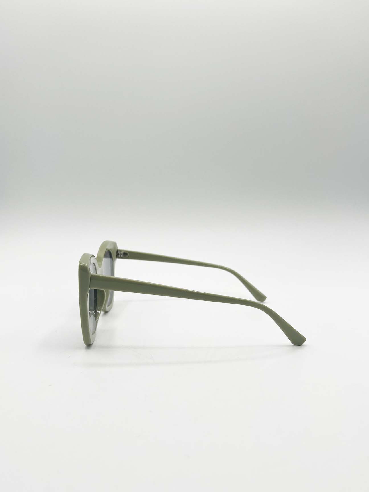 Green Oversized Round Cat-Eye Sunglasses, Image 5 of 6