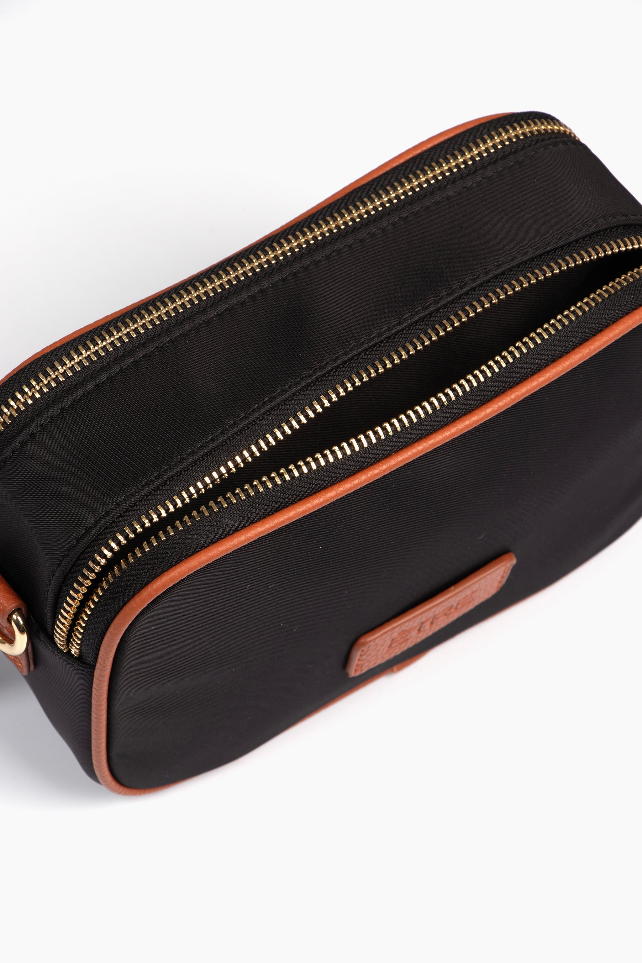 Black Etre Black Plain Crossbody Camera Bag, Image 3 of 3