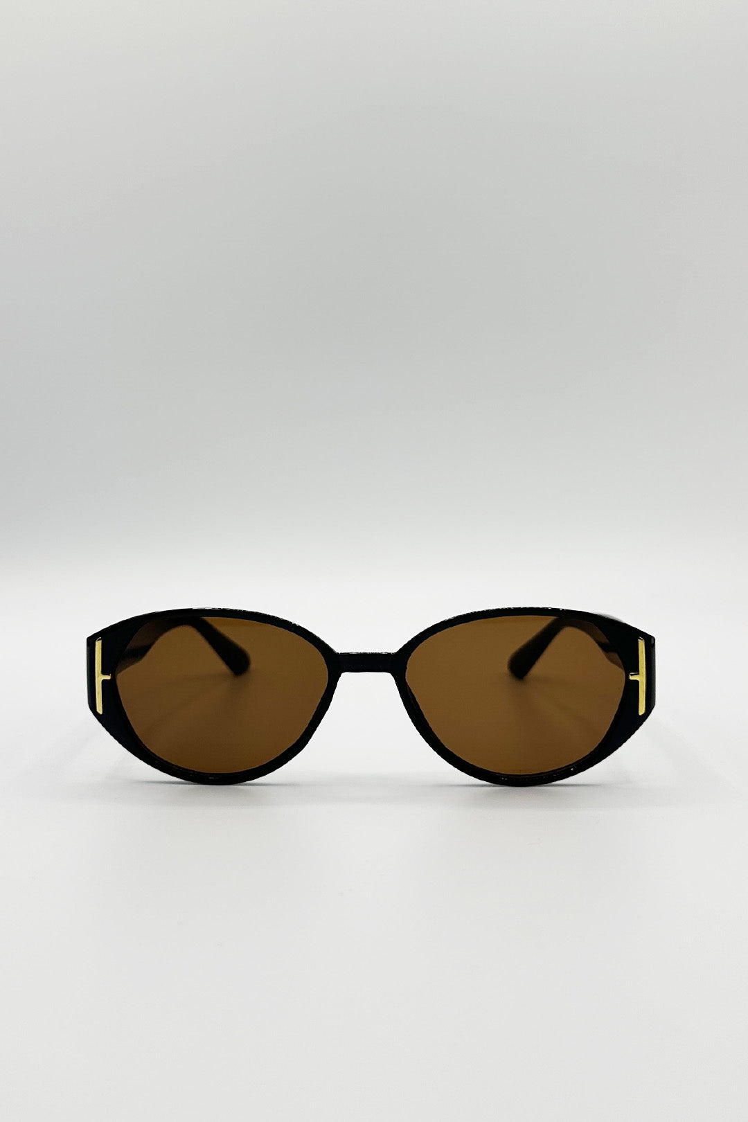 Black Round Cat Eye Detail Sunglasses In Black, Image 2 of 4