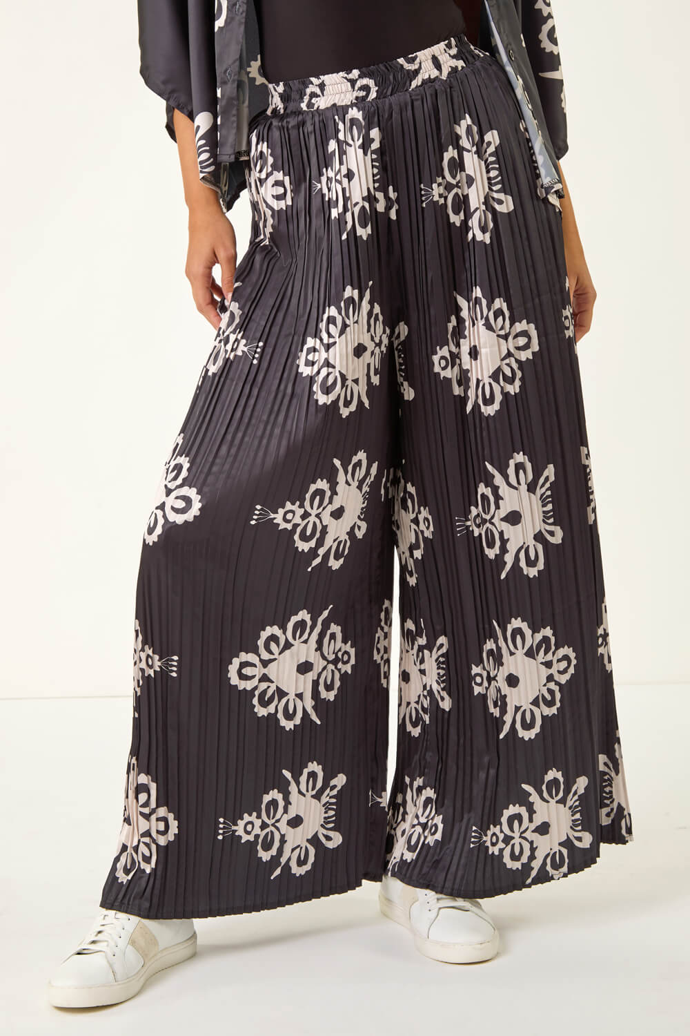 Dusk Women's Black Floral Pleated Trouser Size 8