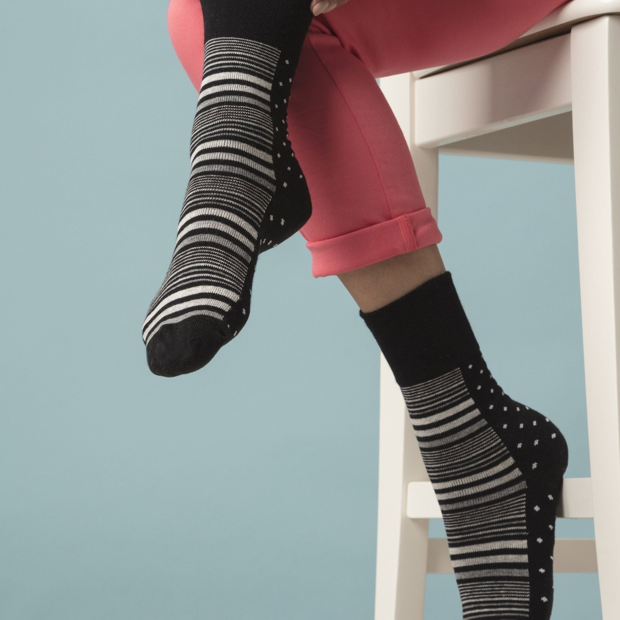Black 6 Pack Non Elastic Loose Top Bamboo Socks, Image 3 of 5