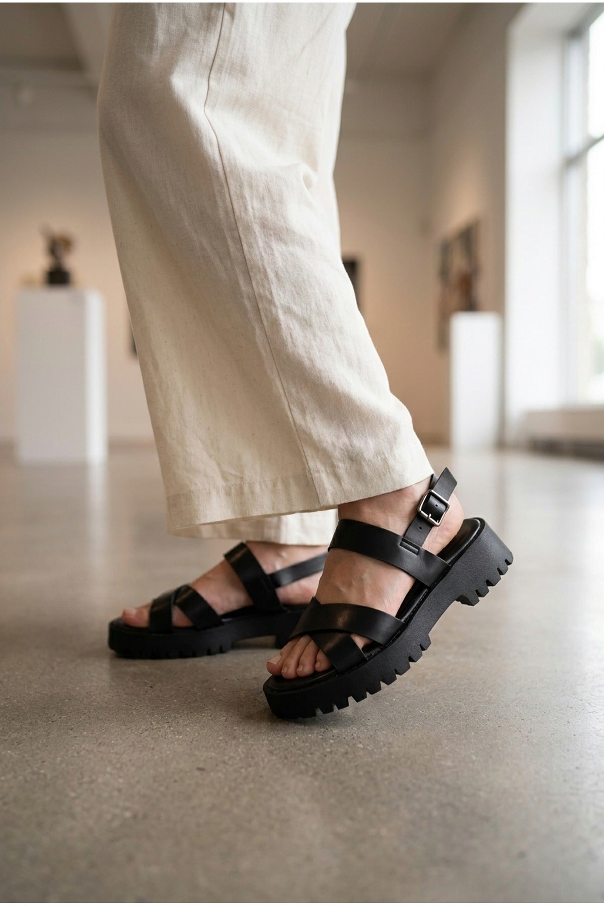 Black iKrush Black Edie Chunky Sole Crossover Strap Sandals, Image 5 of 5