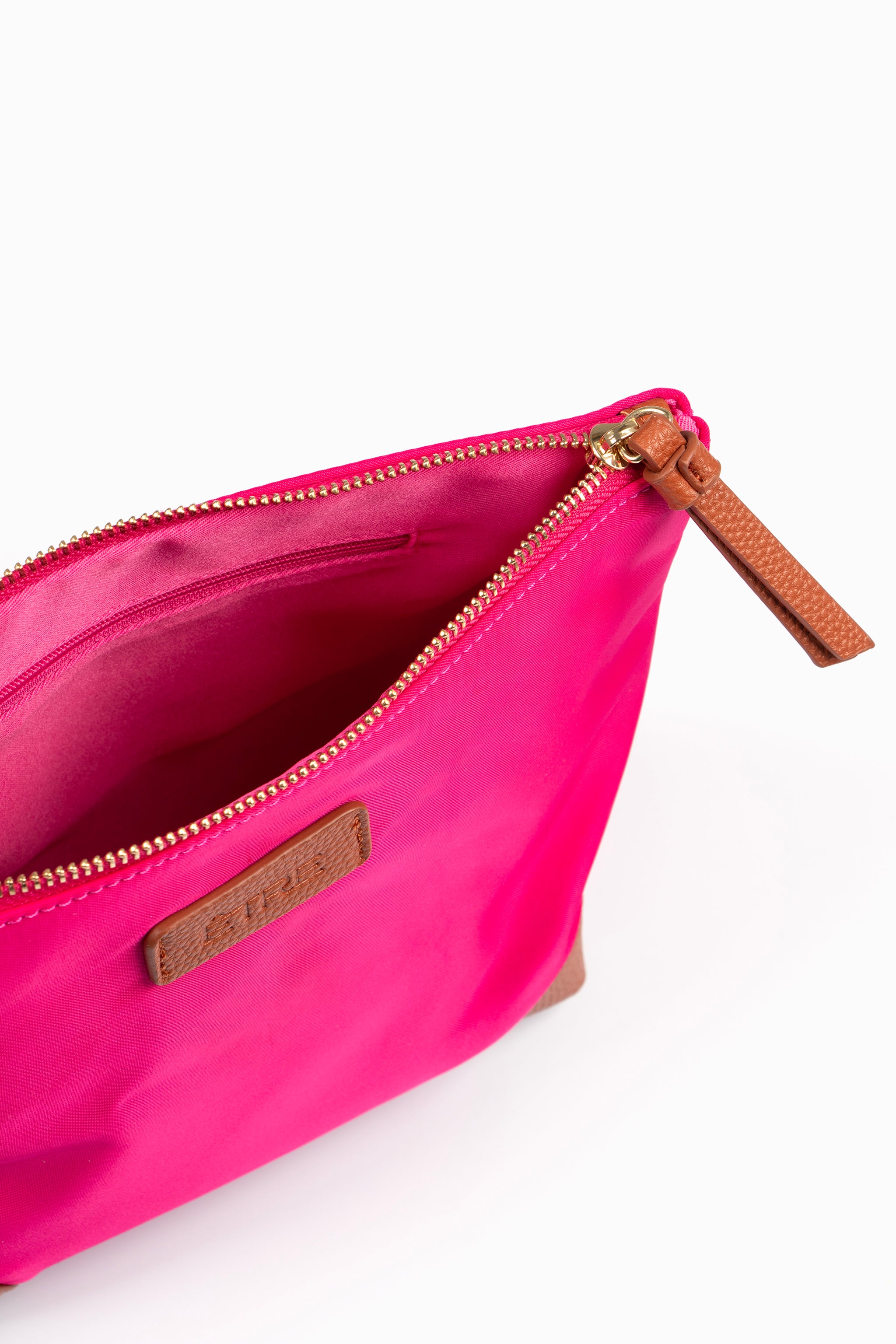 Pink Etre Pink Plain Medium Wash Bag, Image 2 of 2