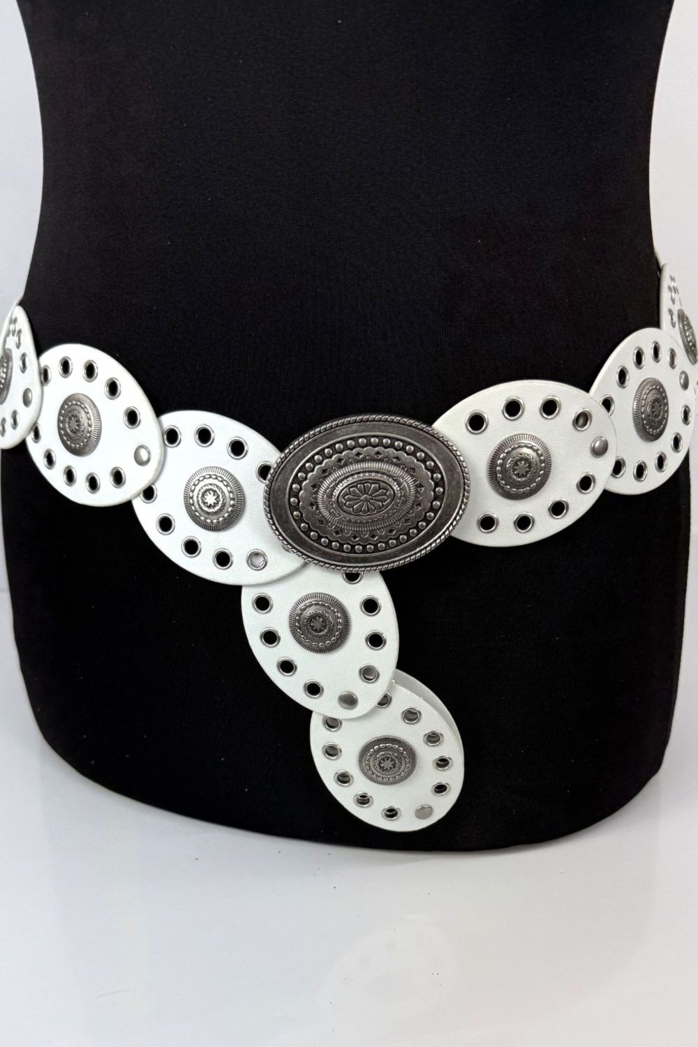 White Oval Disc Belt, Image 1 of 2