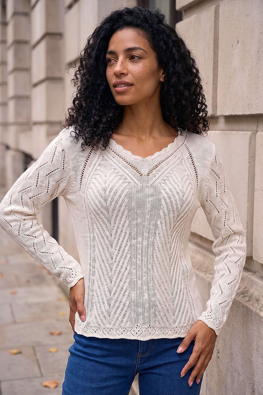 Roman Women's Ivory Scallop V-Neck Knit Jumper Size 16