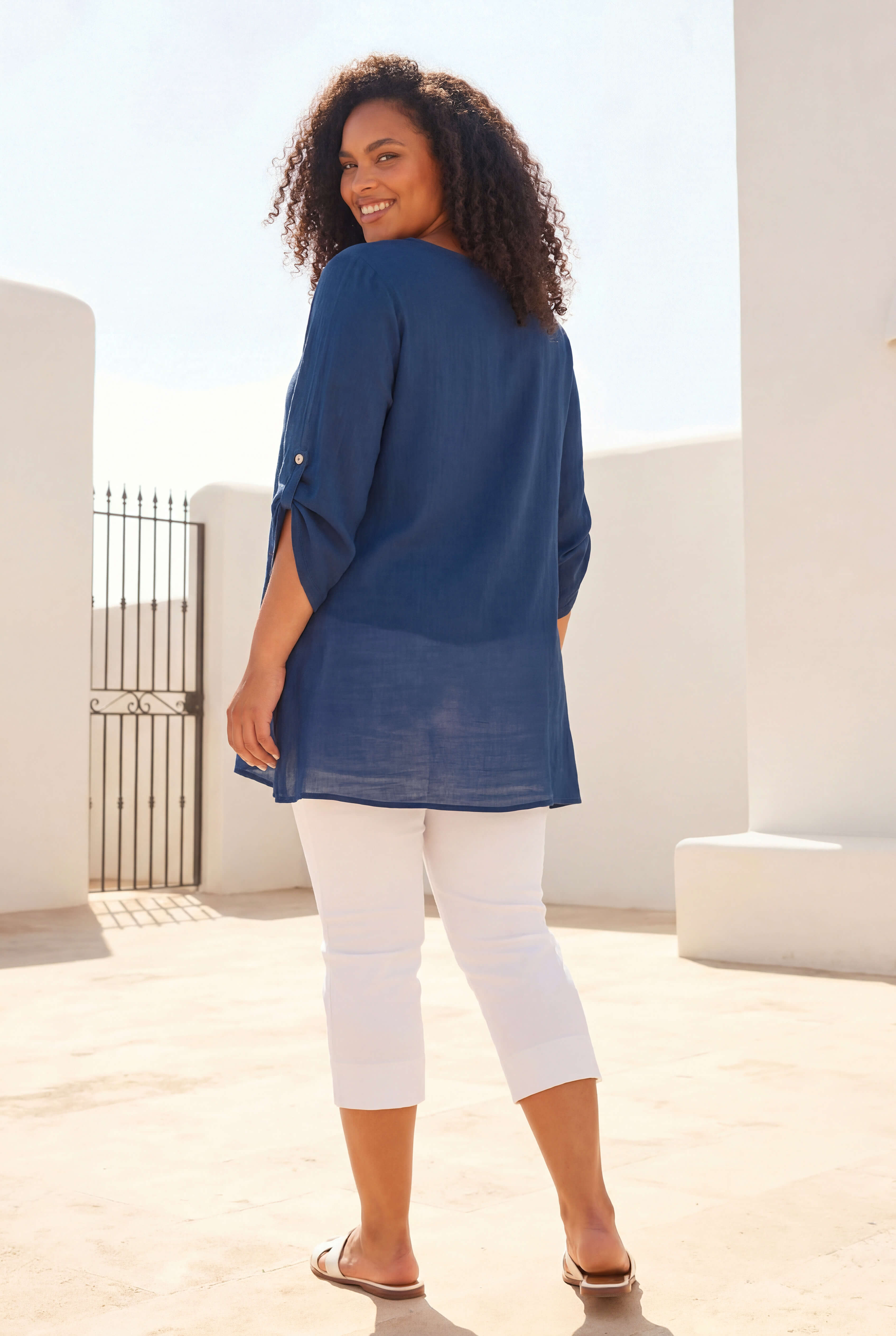 Curve Buttoned Side Asymmetric Top, Image 4 of 4