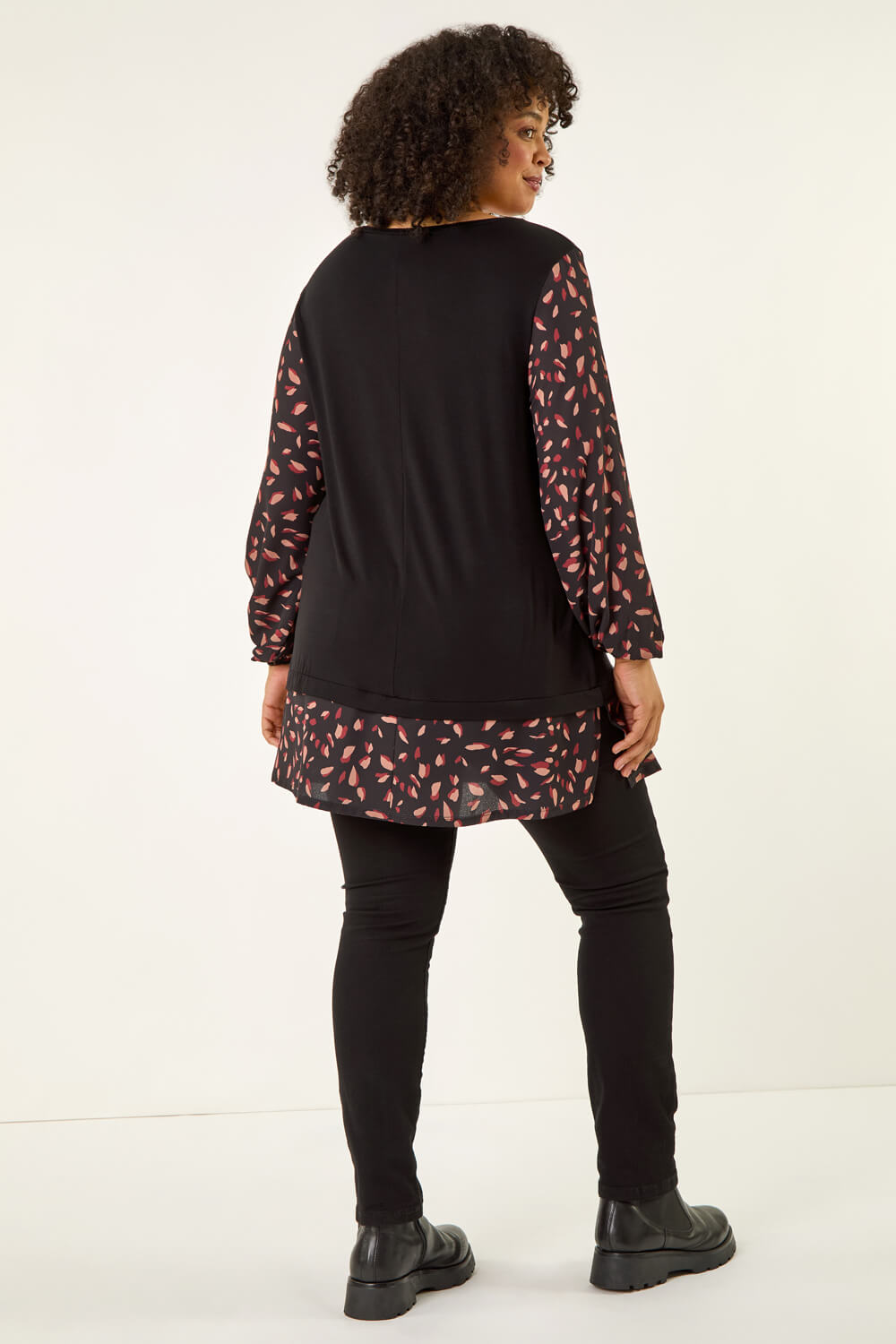 Black Curve Contrast Stretch Top, Image 4 of 5
