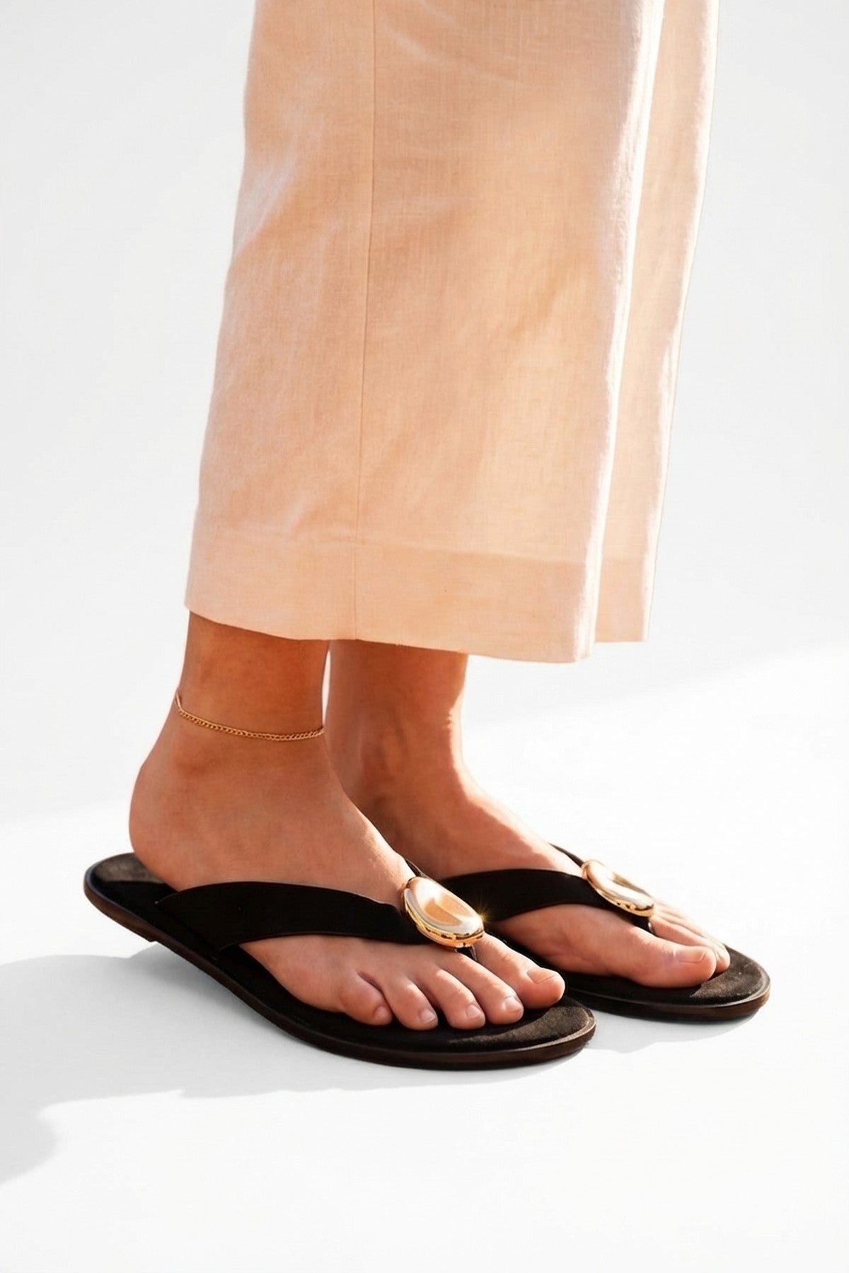 Black Thea Womens Gold Trim Thong Flat Sandals