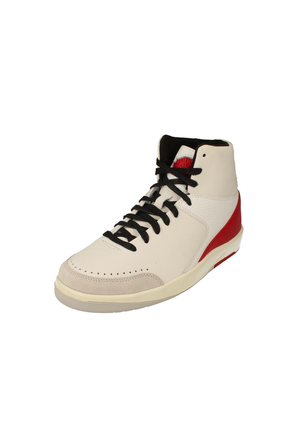 White Air Jordan 2 Retro SE Trainers, Image 1 of 5