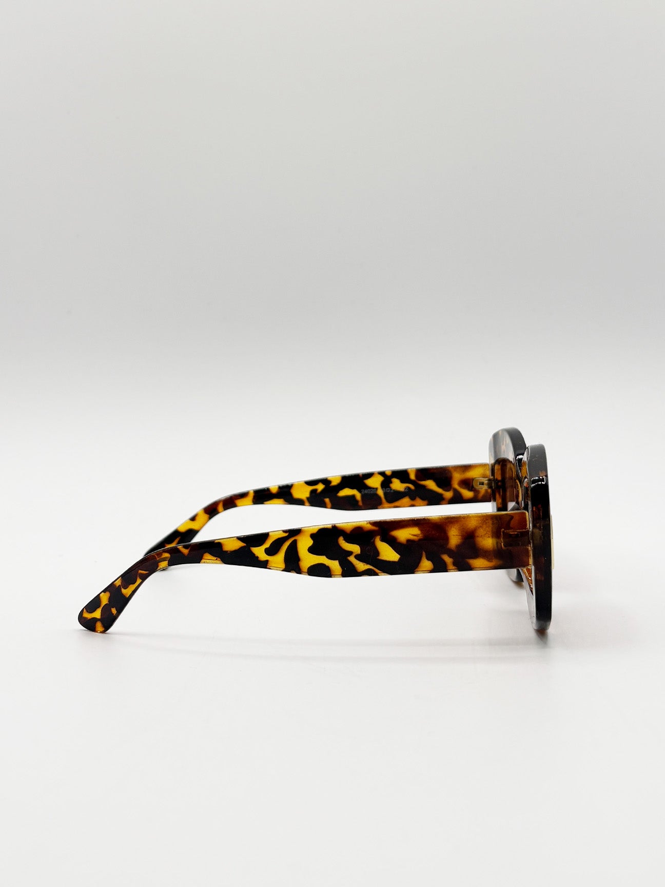 Brown Oversized Chunky Rectangle Sunglasses in Tortoise, Image 3 of 4