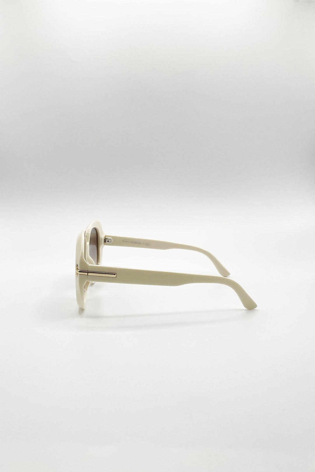 Beige SVNX Beige Bold Round Oversized Sunglasses In Cream, Image 3 of 5