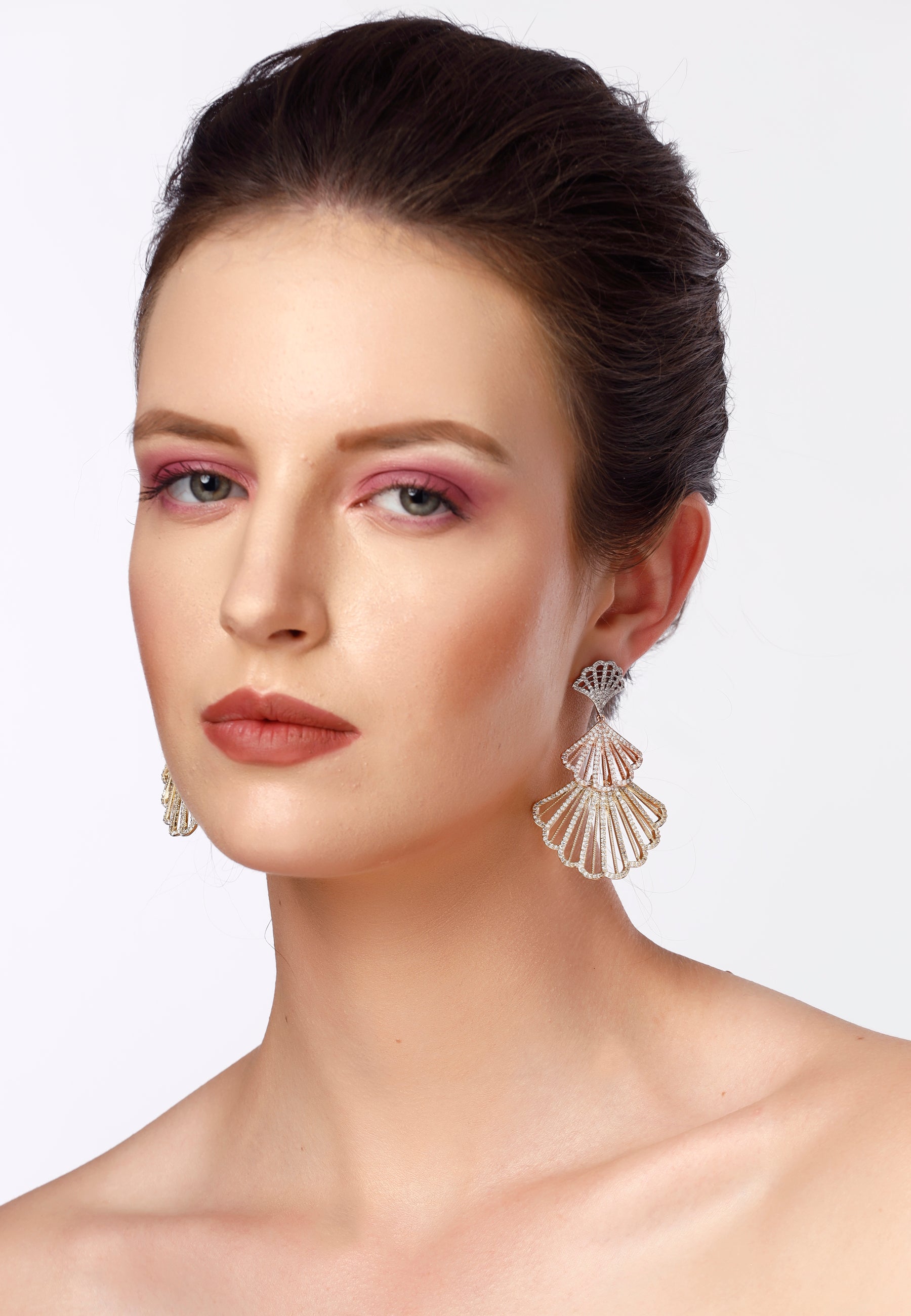 Gold Diva Shell-shaped Dangle Earrings, Image 4 of 5