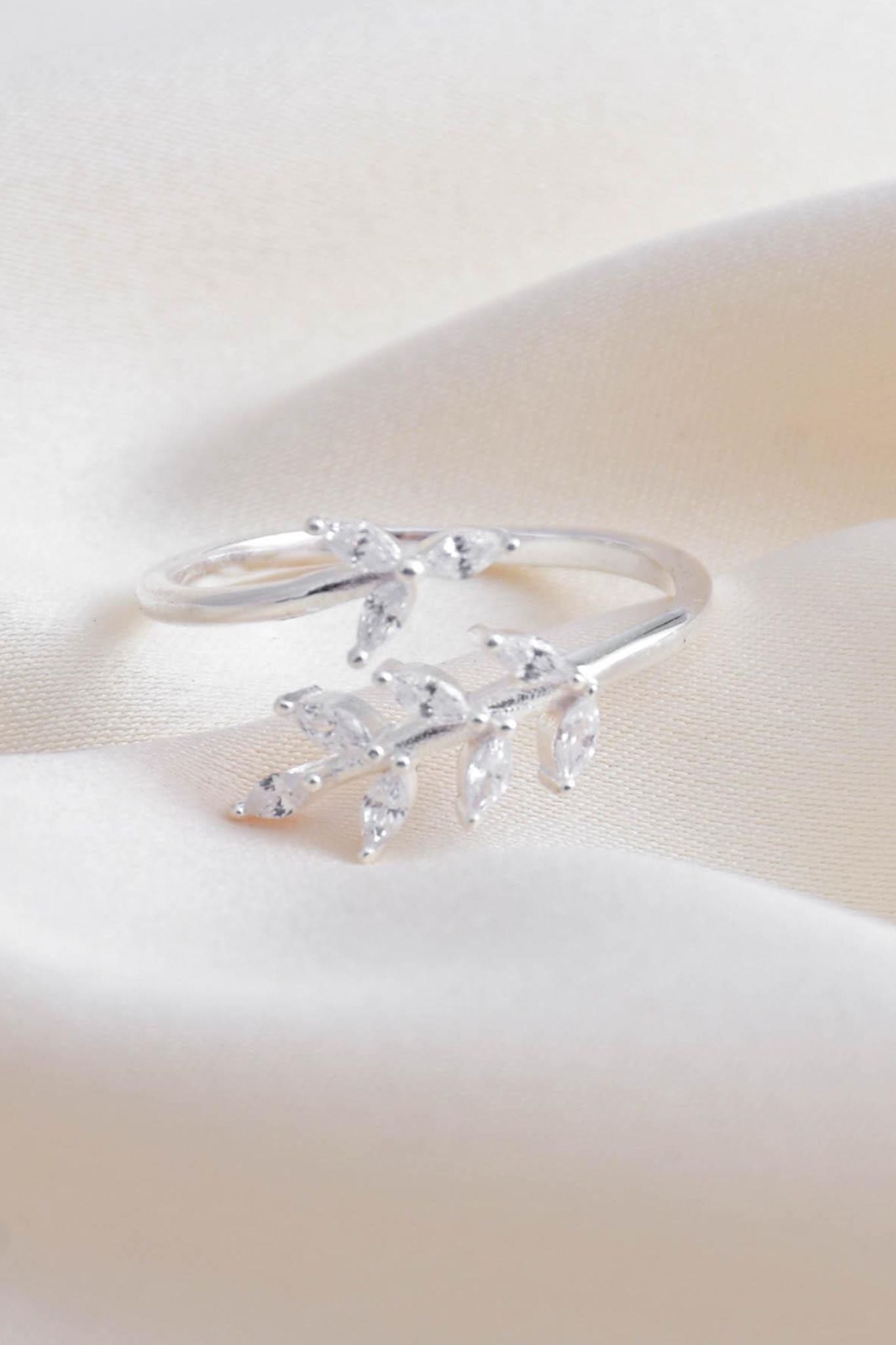 Silver Sterling Silver CZ Olive Leaf Ring, Image 1 of 2