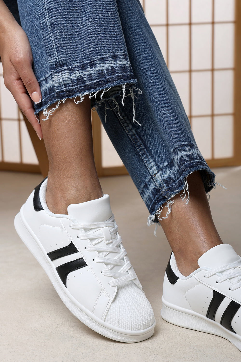White Yamileth Stripe Panel Detailed Trainer, Image 2 of 2