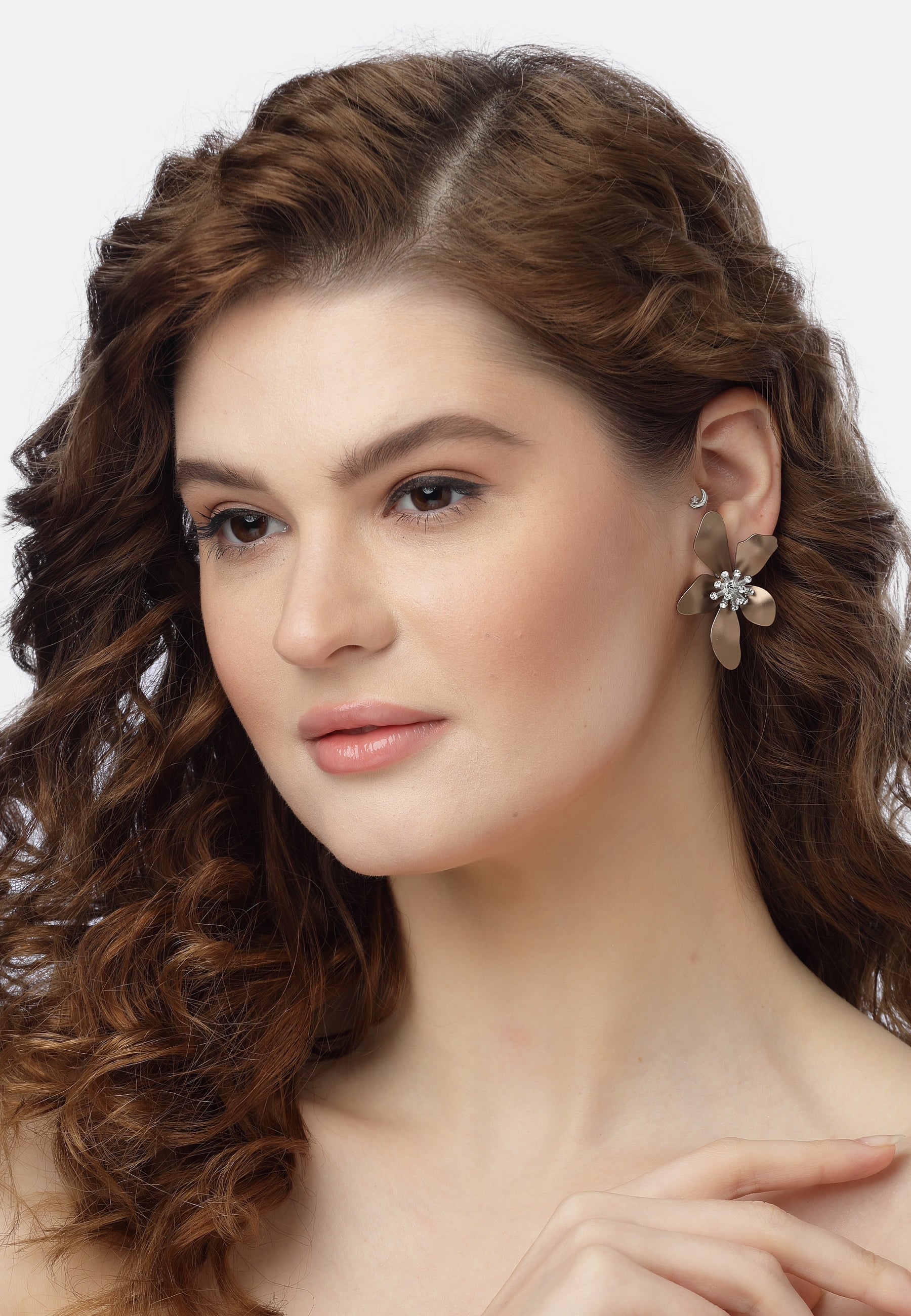 Brown AVANT-GARDE PARIS Brown Floral Stud Earrings, Image 4 of 5
