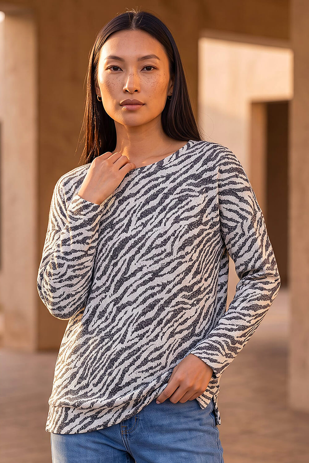 Roman  Black Animal Print Banded Hem Top Size 12