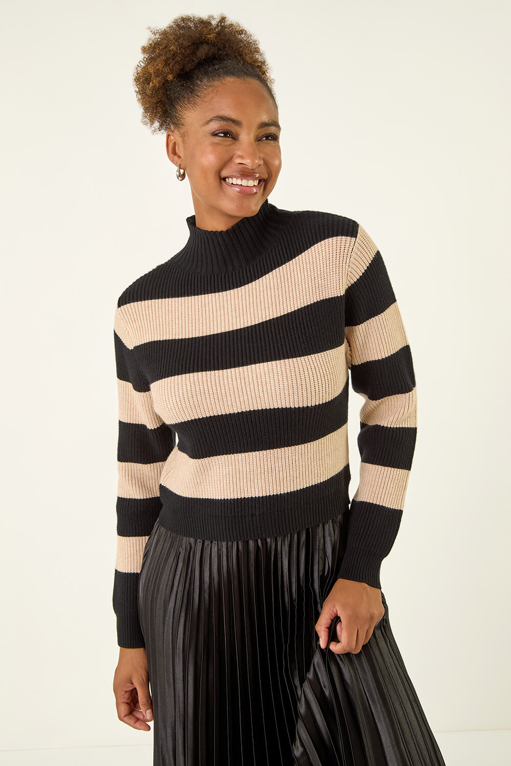 Black Stripe Knit Pleated Dress, Image 5 of 7
