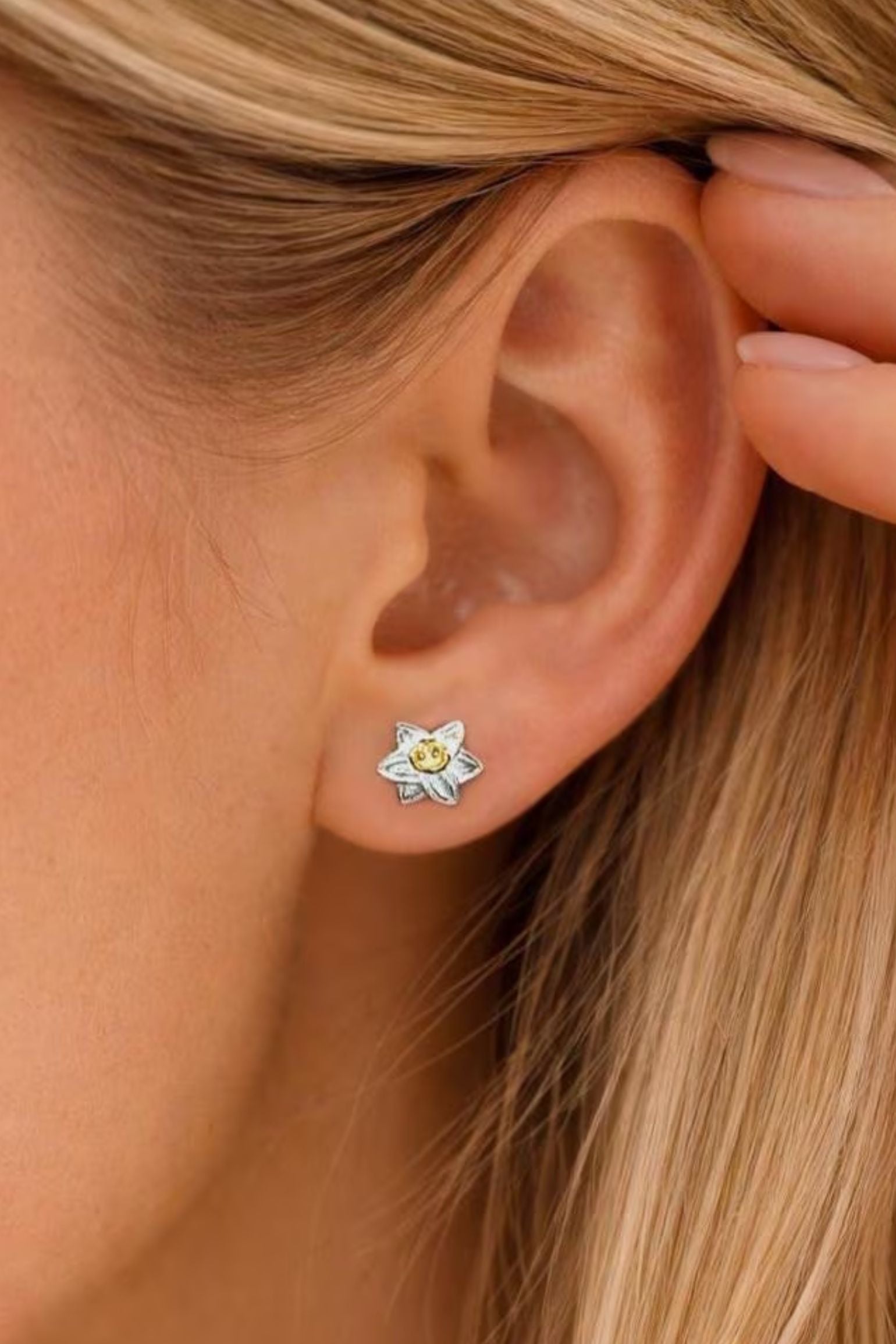 Silver Sterling Silver Daffodil Floral Studs, Image 2 of 3