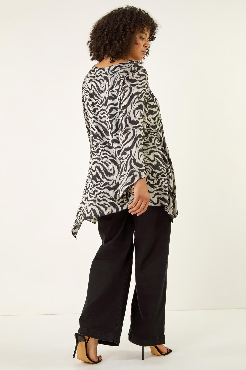 Grey Curve Abstract Print Tunic Top, Image 4 of 5